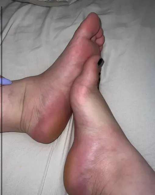Feet me OnlyFans Creator with sexy feet photos