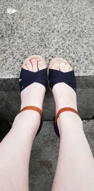 FeetSusi OnlyFans creator showcasing foot photos