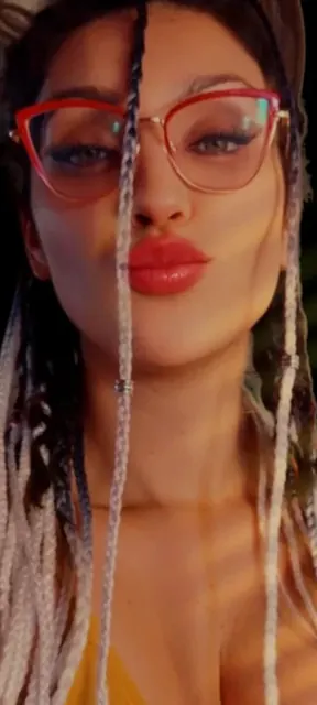 Felina á OnlyFans brunette creator