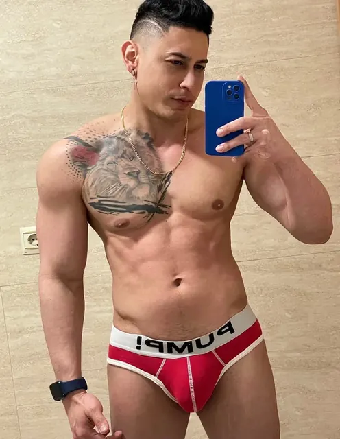 Felipee22cm OnlyFans creator with unique content