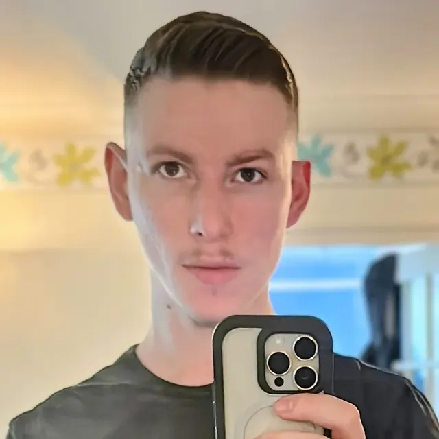 Felixjonesxxx OnlyFans porn stud with large endowment