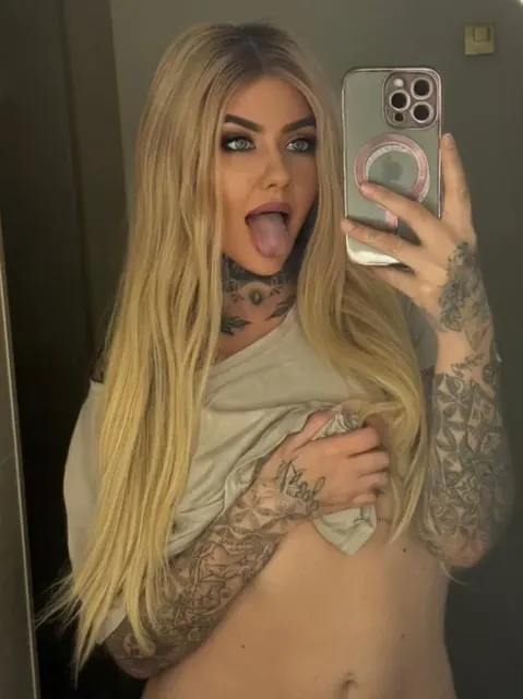 Fielaursen OnlyFans blonde tattooed creator