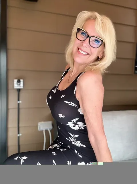 FitCougar Bianca OnlyFans mature webcam model