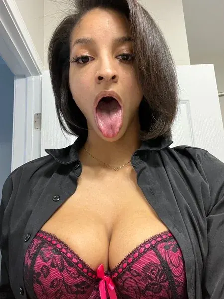 foxybrown20_free OnlyFans adventurous creator