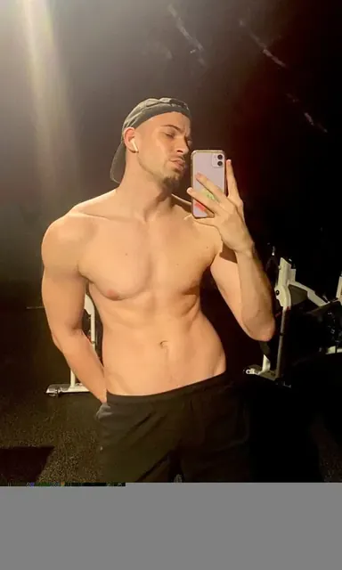 Freakybandit OnlyFans creator with engaging content