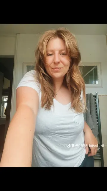 DaisyBeth1875 OnlyFans blonde housewife