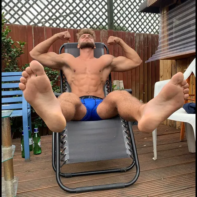 Freefootgod OnlyFans creator with stunning feet