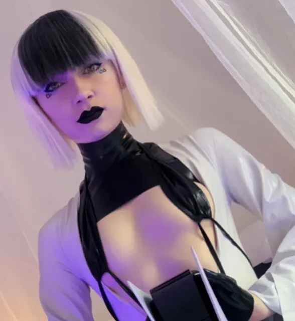 Gray Poisonne OnlyFans Creator with unique content