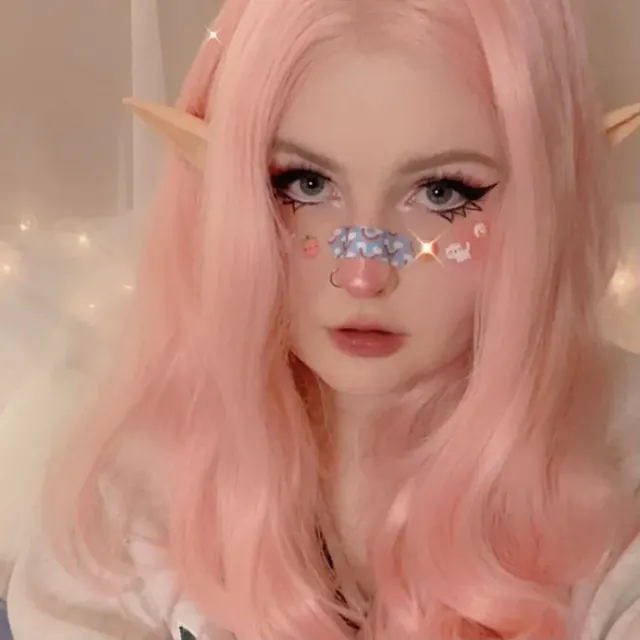 Fruitbratexe OnlyFans creator with unique adult content.