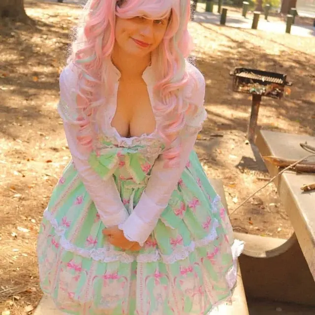 Lilly OnlyFans cosplay creator