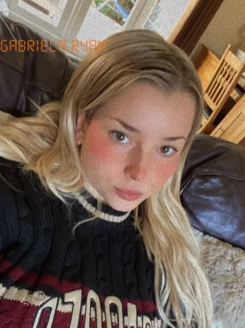 Gabzz OnlyFans creator with exclusive photos.