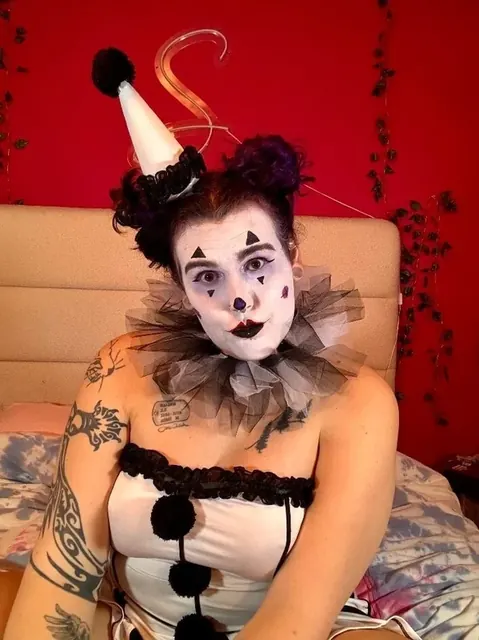 lil Puddles OnlyFans flirty clown girl