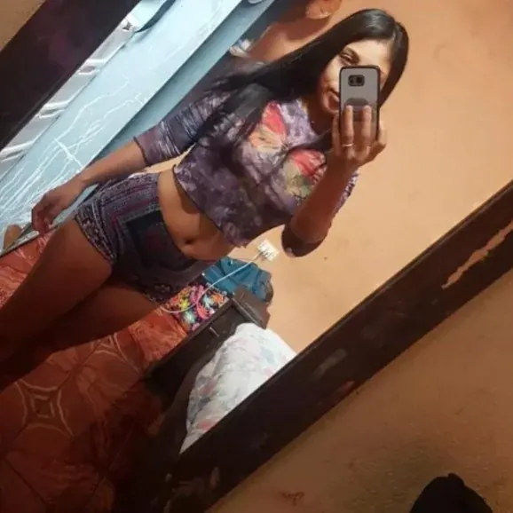 Fanny Pomares OnlyFans social and fun creator