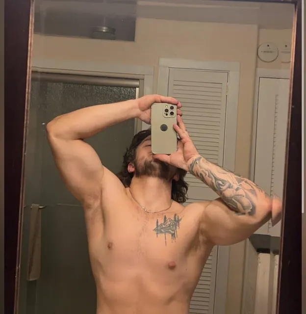 Gavin OnlyFans male model with exclusive content