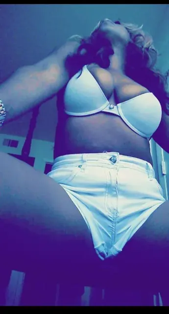 Germanchoklit OnlyFans creator sharing lifestyle photos