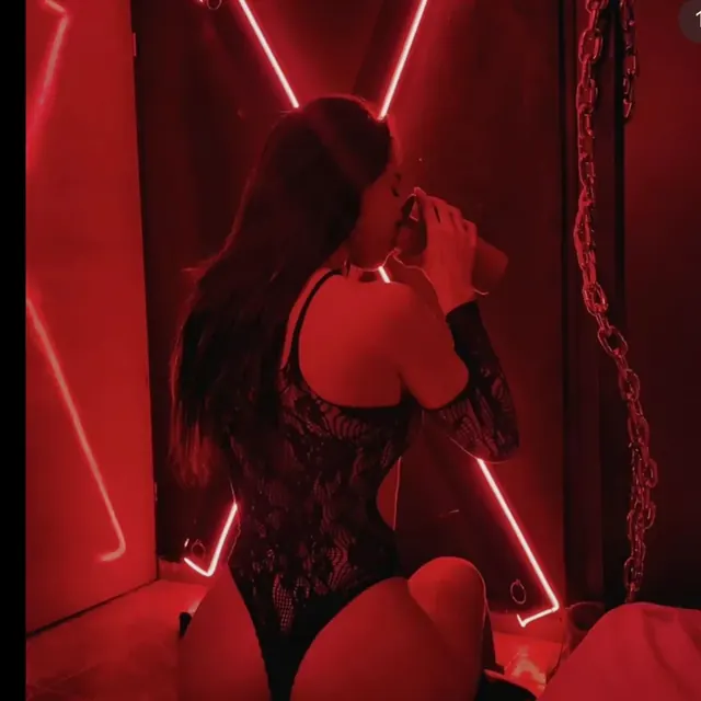 GinaLo OnlyFans Latina creator