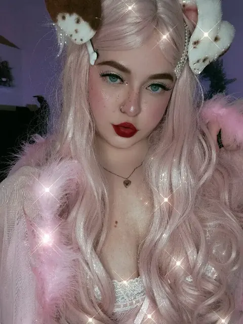 glam_pire OnlyFans creator with goth allure