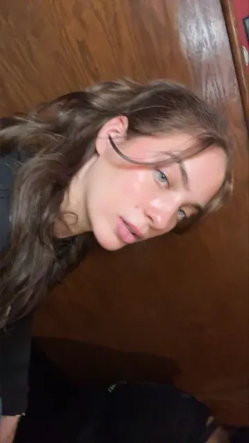 Sophie OnlyFans creator with exclusive content
