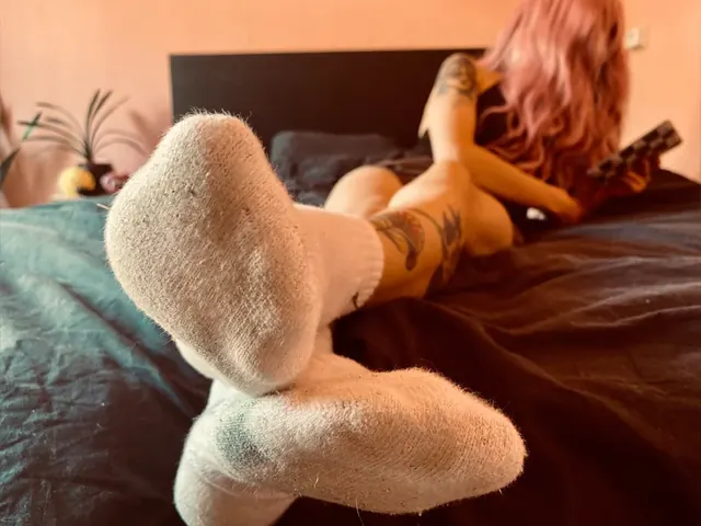 Goddess Alice Noir OnlyFans faceless femdom creator