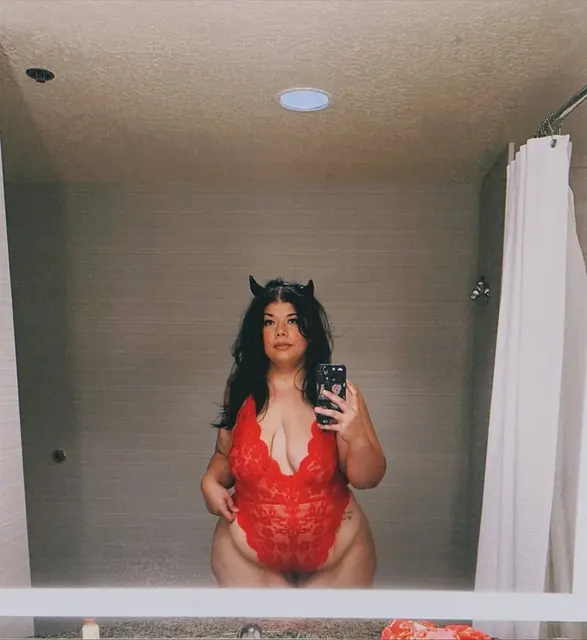 Good✨Vibes✨Wife OnlyFans Curvy
