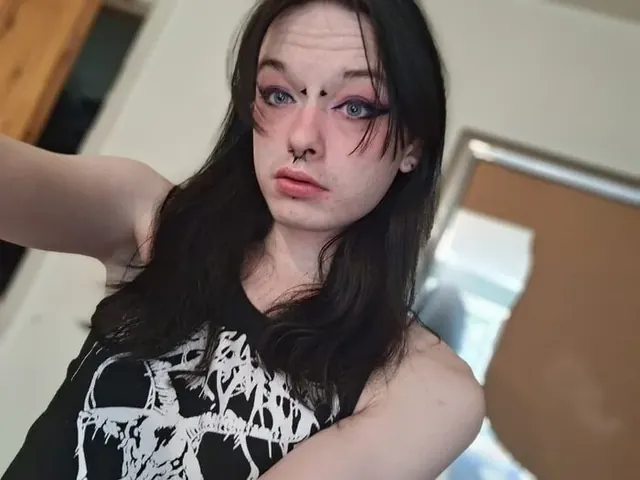 Gothicbimbo OnlyFans trans creator