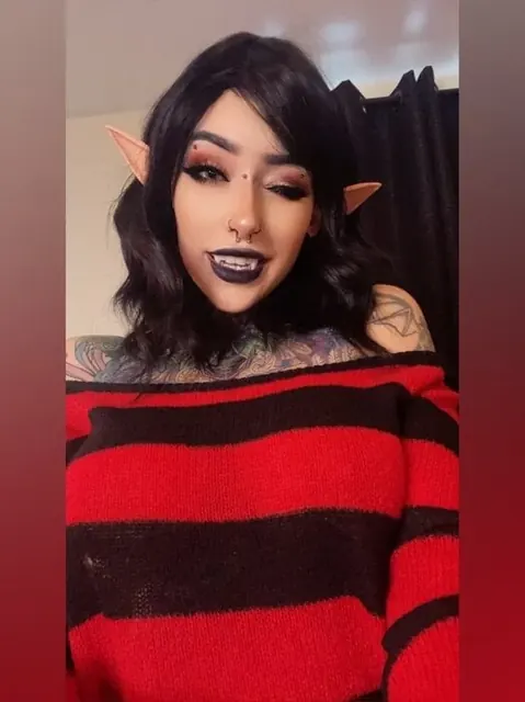 Goth M0mmy Lilli OnlyFans goth m0mmy