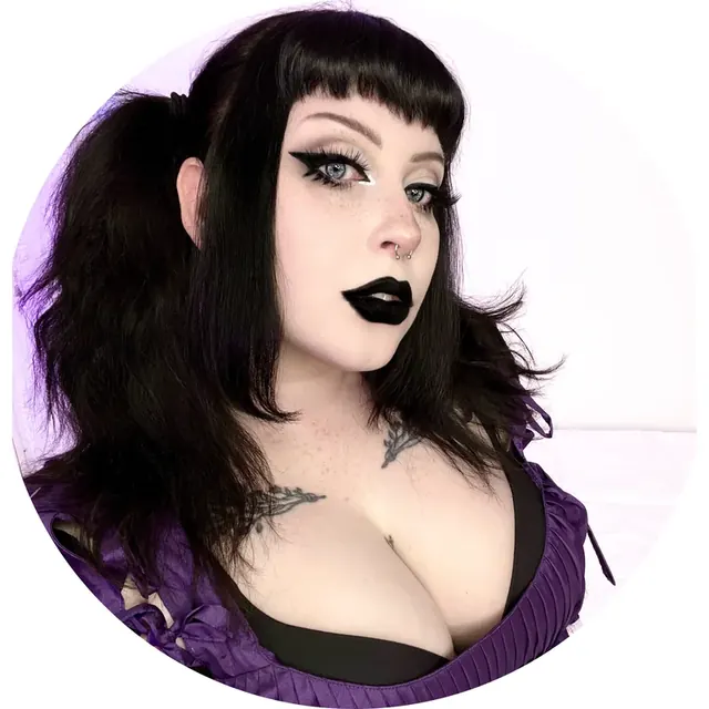 gothpixi OnlyFans tattooed goth girl