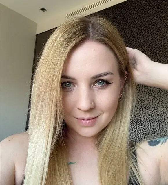 Graceblondebabe OnlyFans girl next door