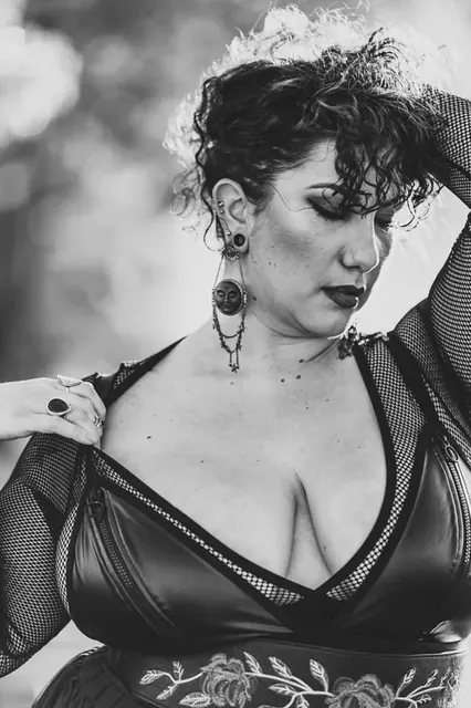 Griminatorfree OnlyFans curvy alternative creator