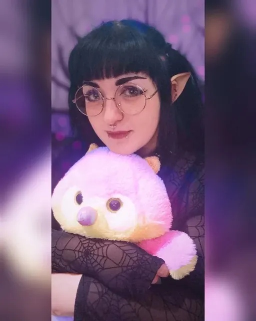 Grim OnlyFans black hair creator