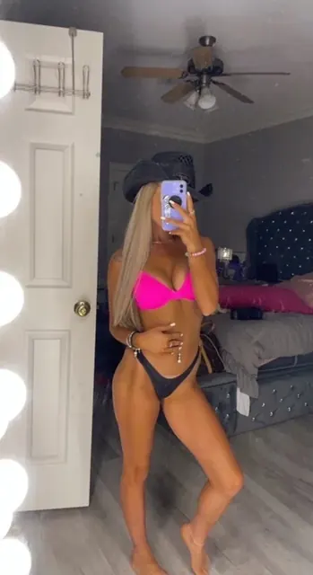 hailey🤍 OnlyFans Blonde Creator