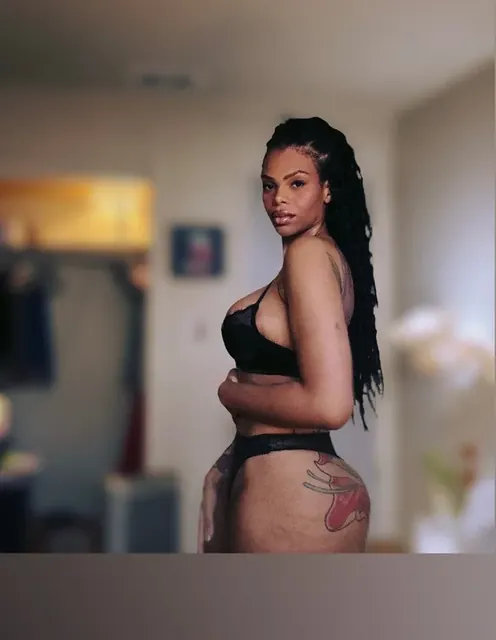 HALLE HAYES OnlyFans Mega Curvy Babe