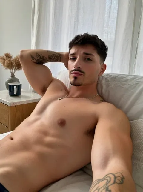 Salva Lopez OnlyFans male model with engaging content