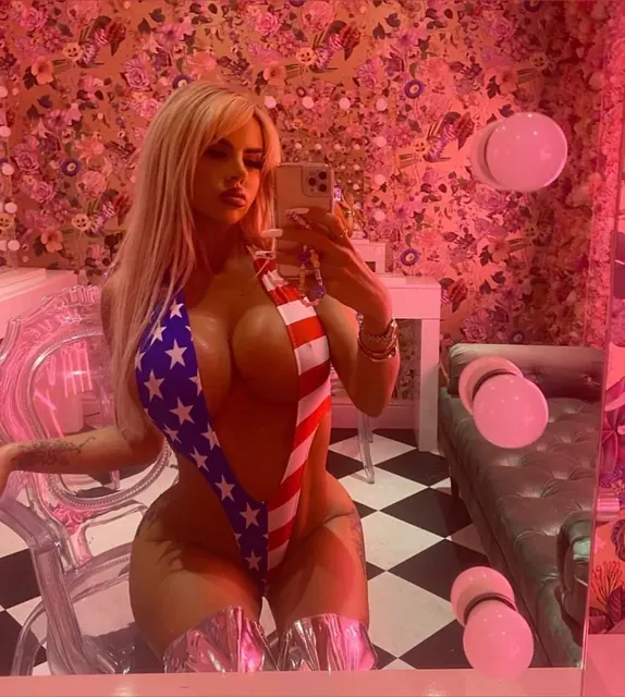 Hannah Elizabeth OnlyFans International Playboy Bunny