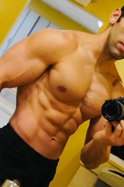 Hardabs OnlyFans creator profile