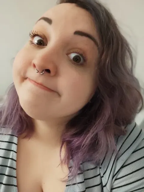 Harleen420 OnlyFans curvy creator