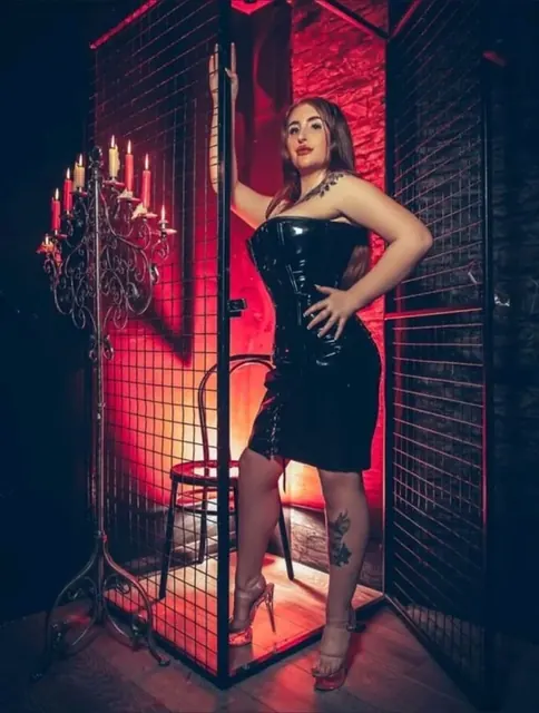 Heidimaee OnlyFans British alternative creator