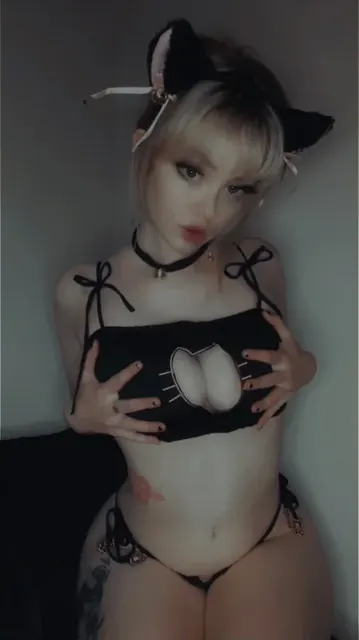 hellgirl OnlyFans with exclusive content