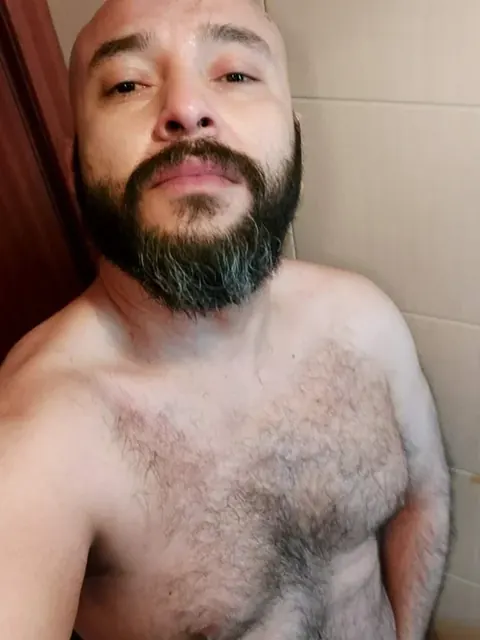 Hiddenbearcave1 OnlyFans Couple Profile