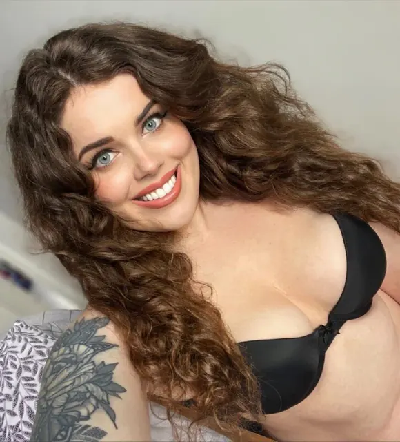 Hip Thrust Queen OnlyFans thicc gym girl