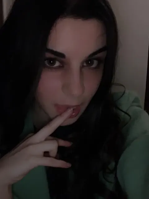 hitomi san OnlyFans brunette creator