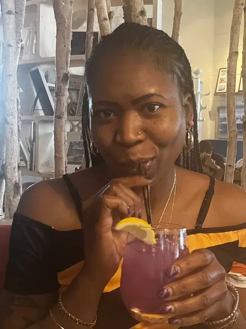 Queen OnlyFans platform with foot fetish content