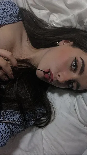 Honeybunchbaby OnlyFans creator with unique content