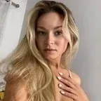 Honey Evans OnlyFans sweet creator