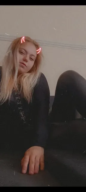 Honeyyy OnlyFans creator with exclusive content