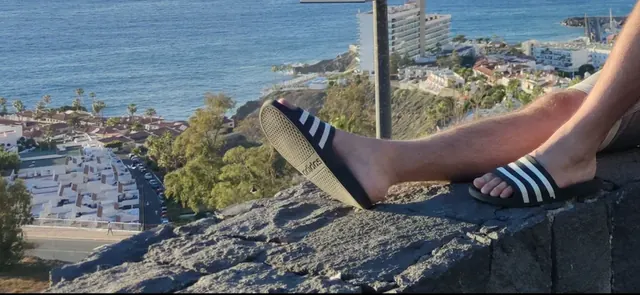 @hotbabeleg OnlyFans creator with stunning feet content.