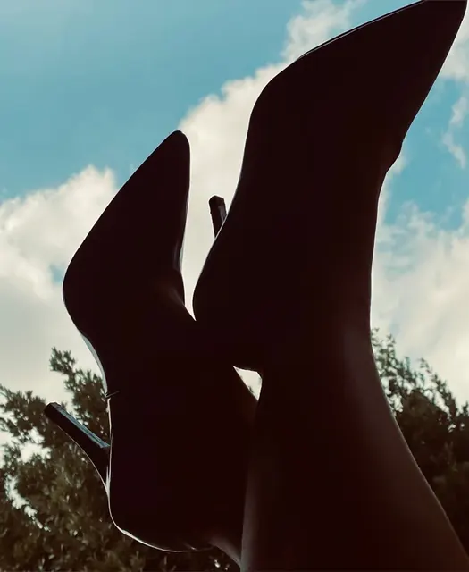 Hotfeet OnlyFans creator with a foot fetish theme