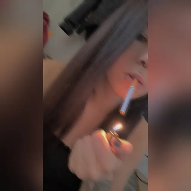 Claudia OnlyFans tattooed and pierced creator