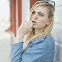 Carly Rae OnlyFans Creator Stoner Model
