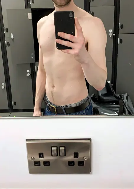 Hung Dom Top OnlyFans tall and hung creator